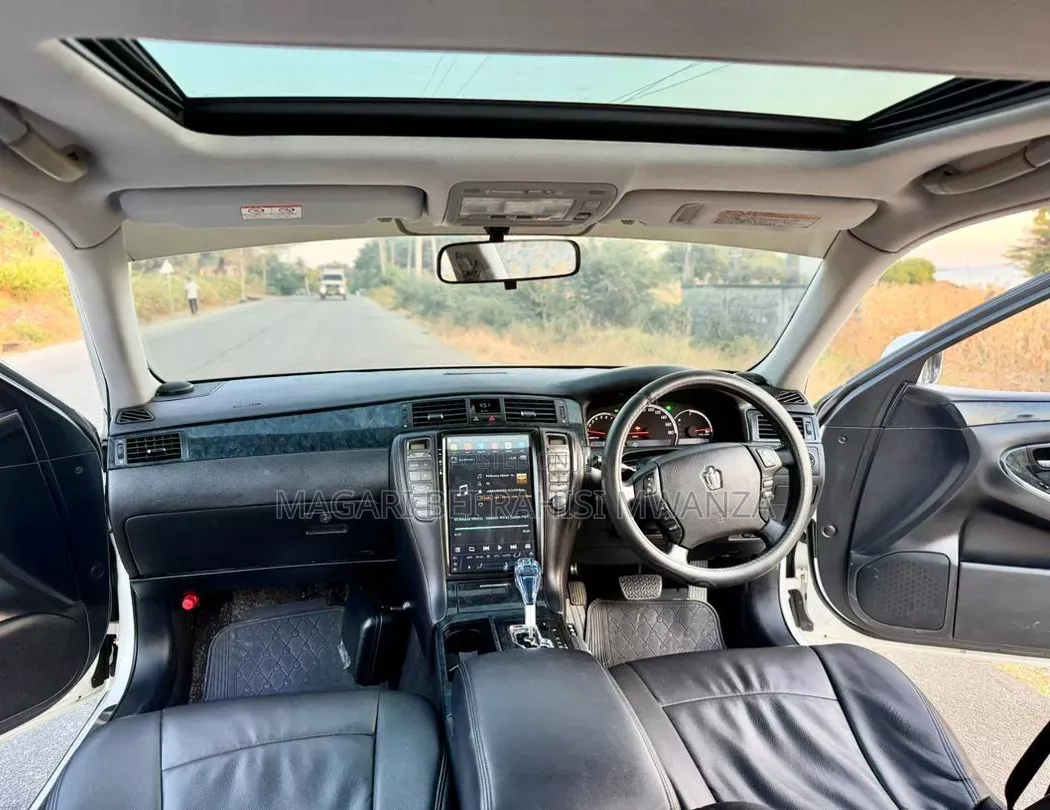 Toyota Crown 2007 White