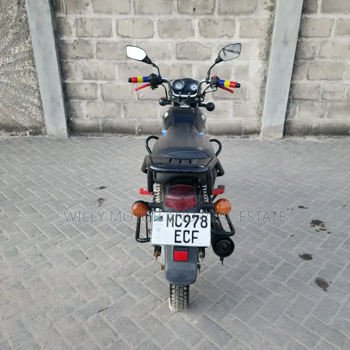 TVS HLX 125 2022 Black