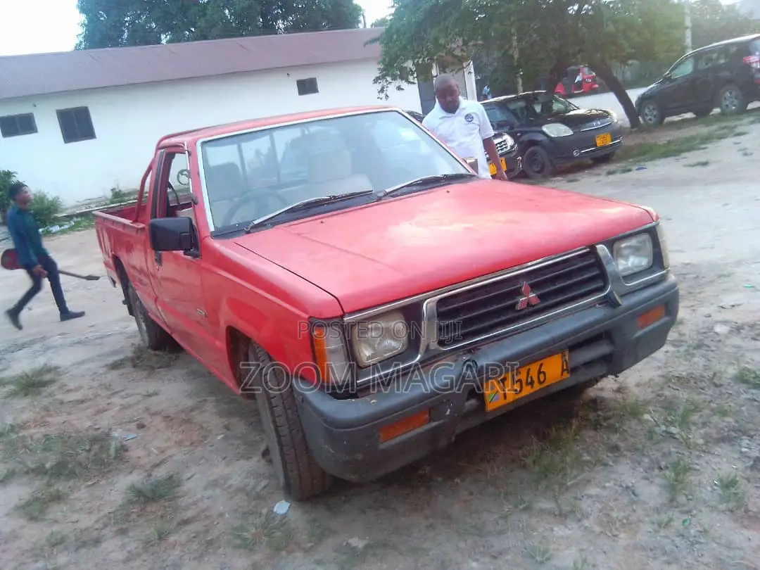 Mitsubishi Pickup
