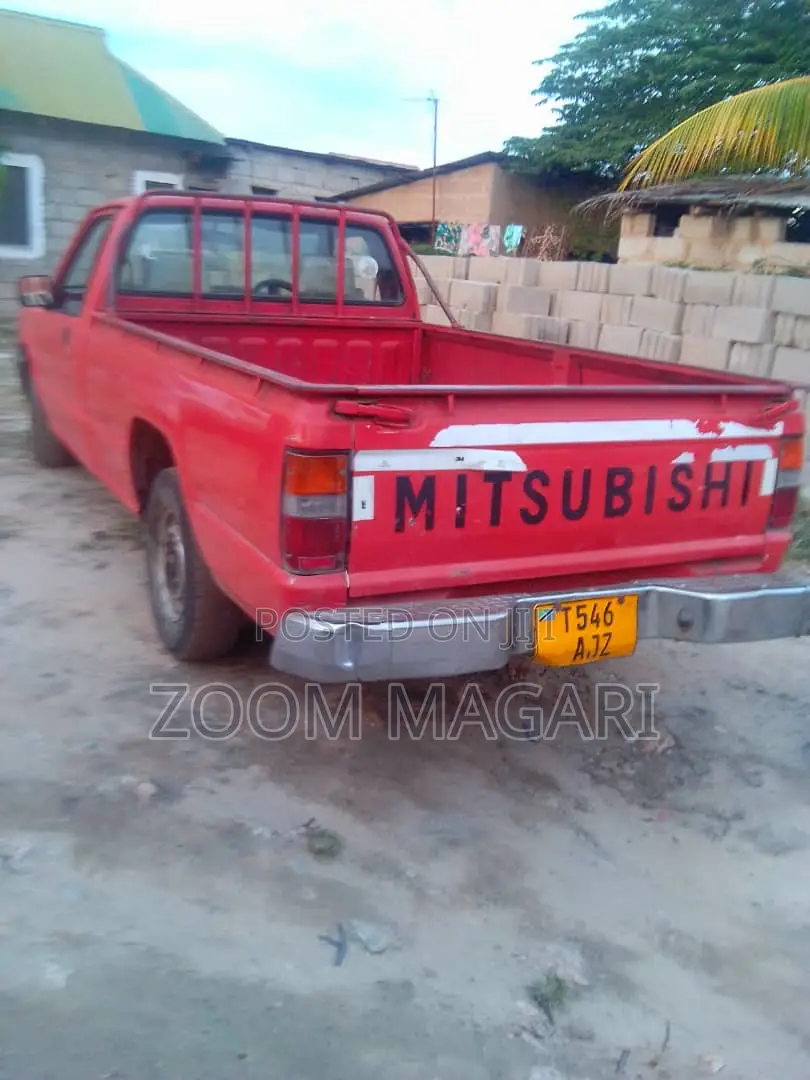 Mitsubishi Pickup
