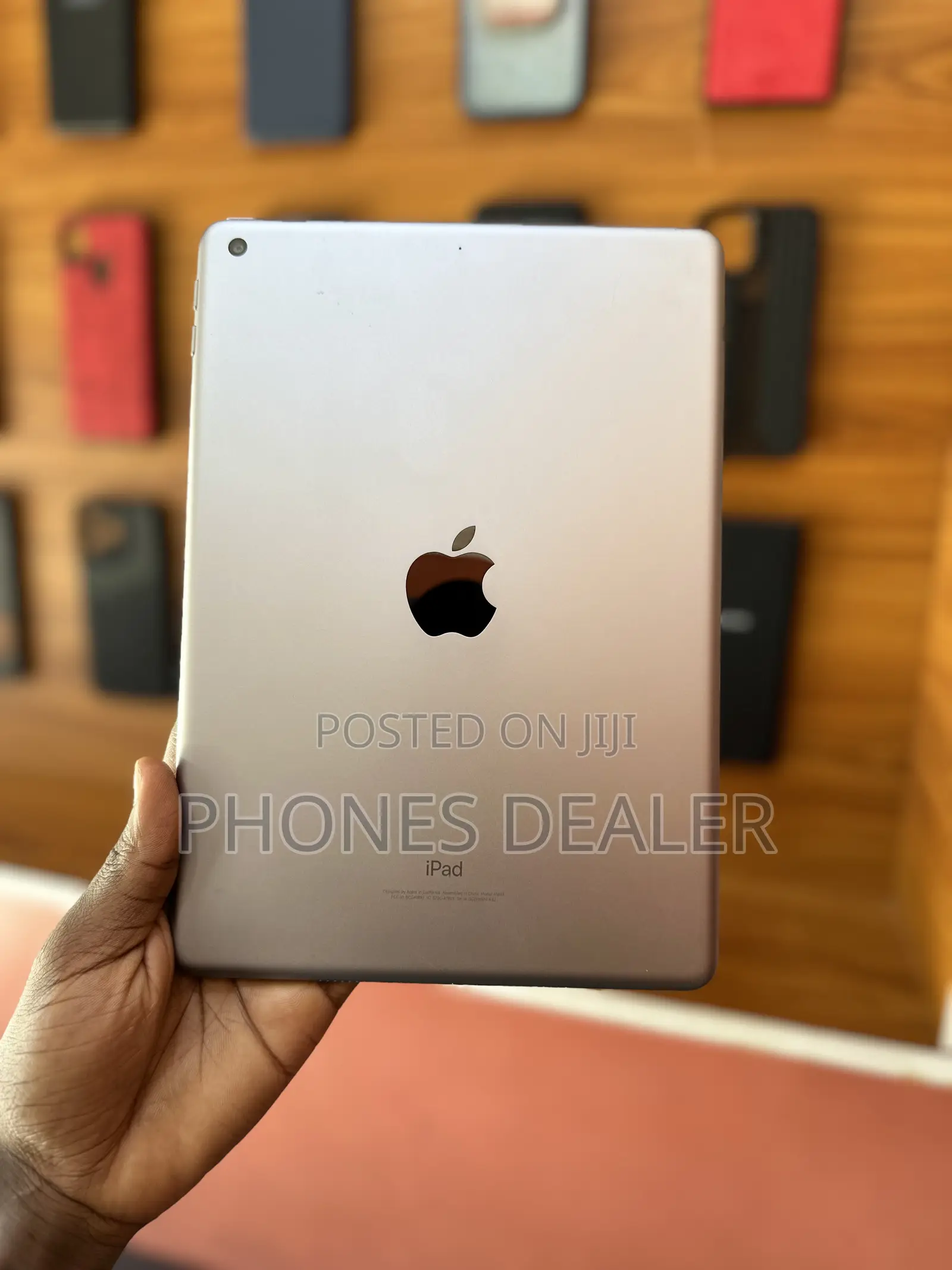 Apple iPad 9.7 32 GB Gray