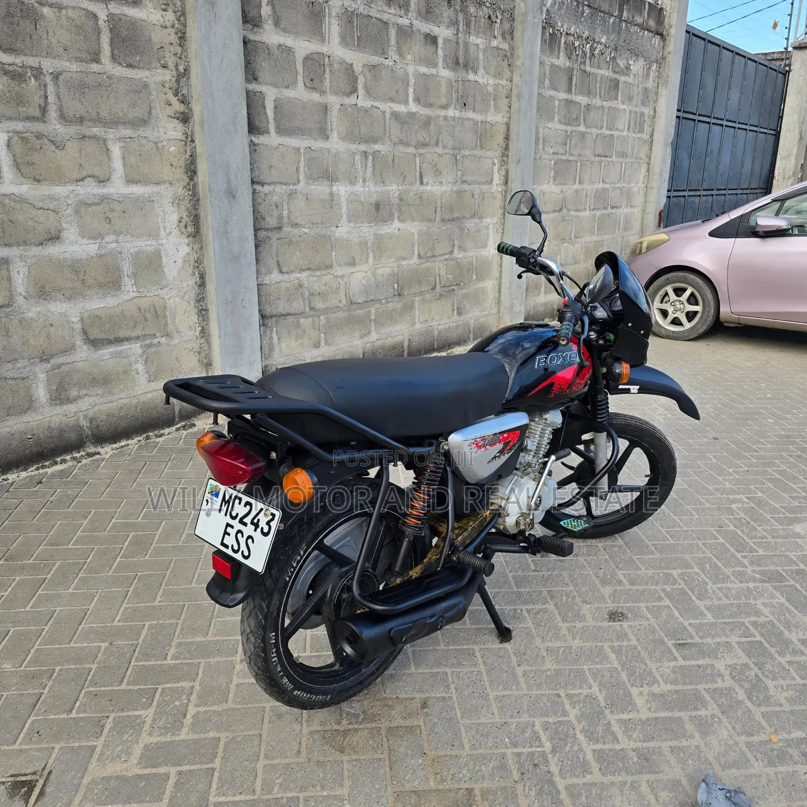 New TVS HLX 125 2022 Black