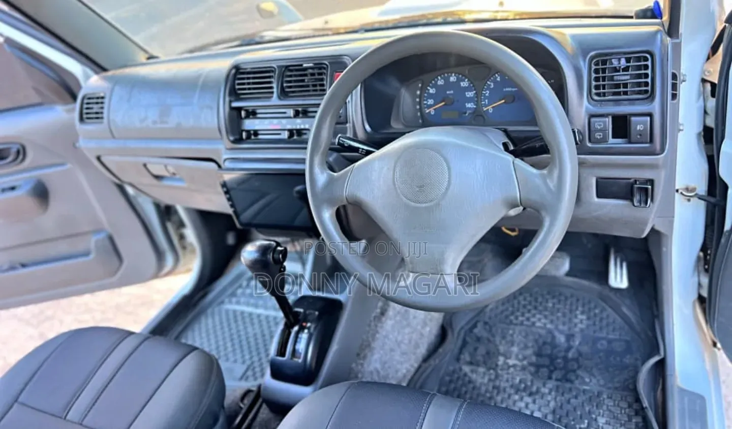 Suzuki Jimny 2000 White