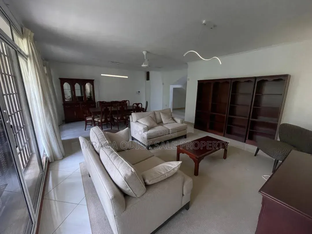 3bdrm House in Oyster Bay for sale