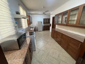 3bdrm House in Oyster Bay for sale
