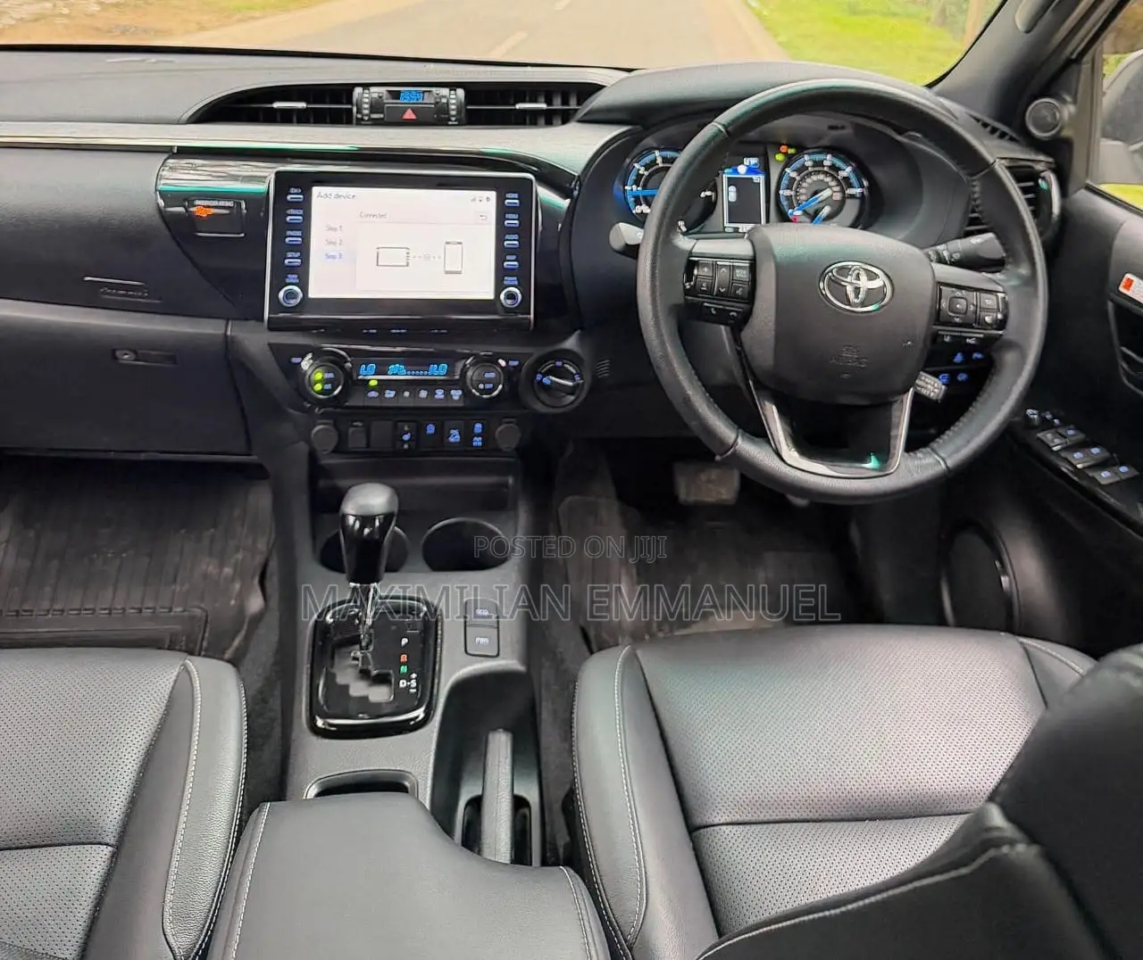 Toyota Hilux 2023 White