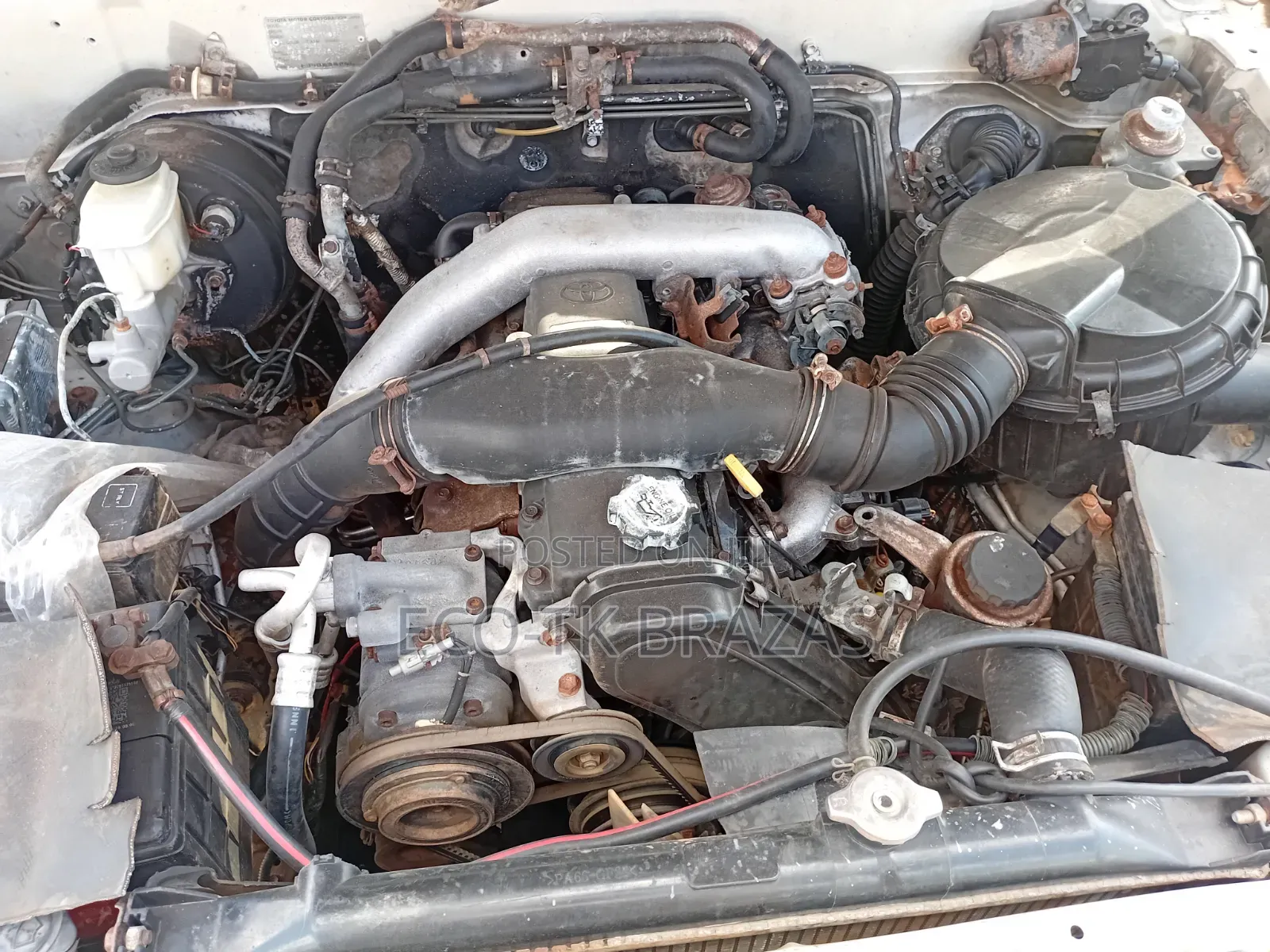 Toyota Land Cruiser Prado 2000 White