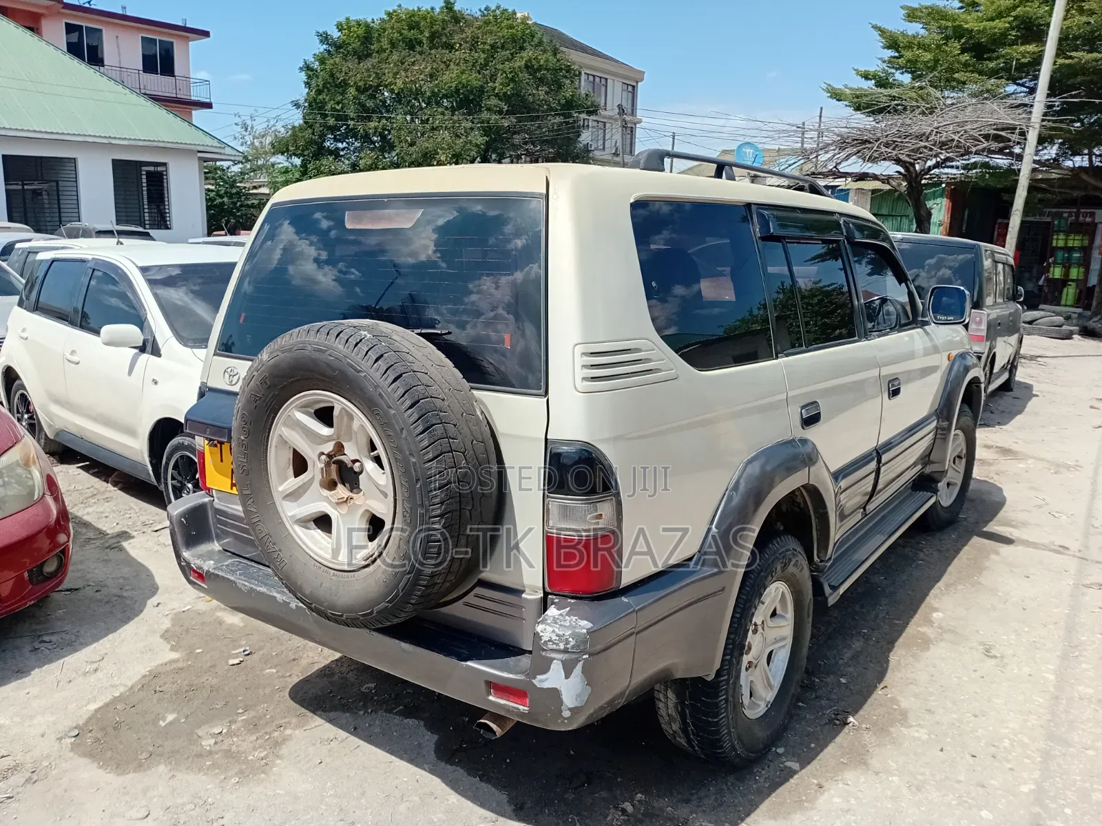 Toyota Land Cruiser Prado 2000 White