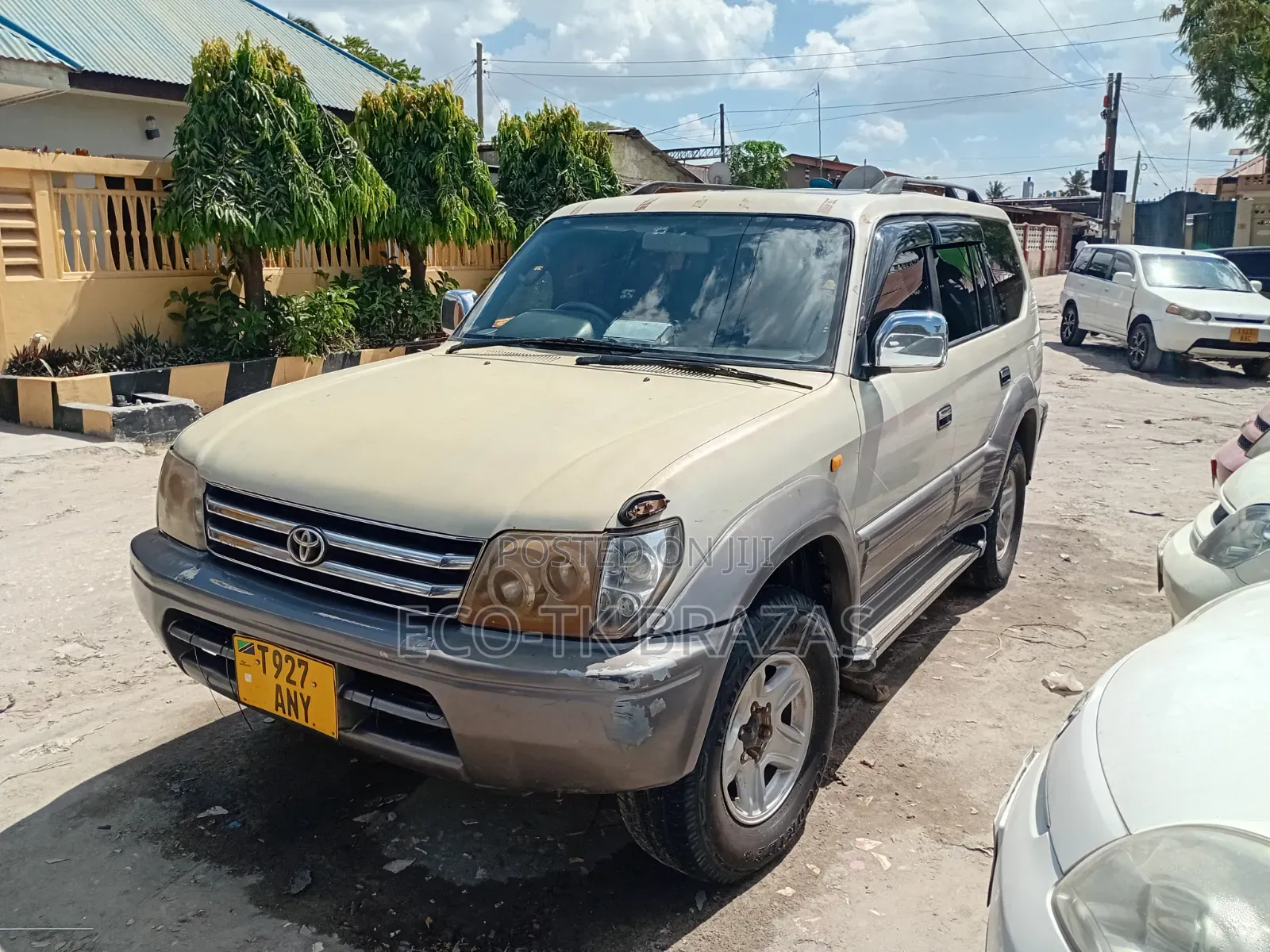 Toyota Land Cruiser Prado 2000 White