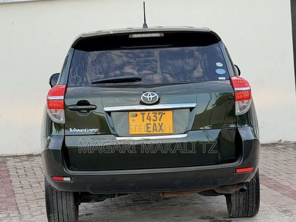 Toyota Vanguard 2010 Green