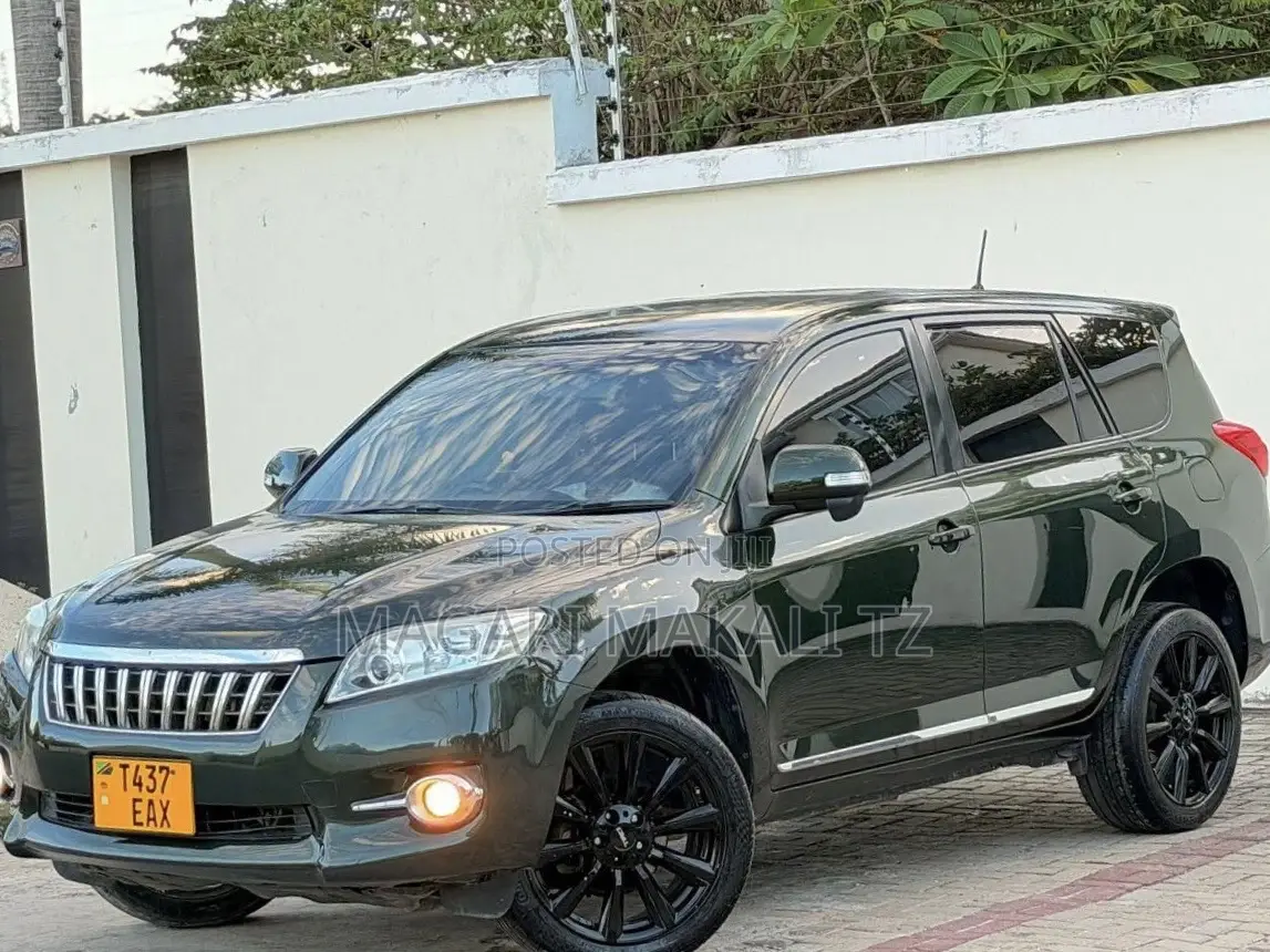 Toyota Vanguard 2010 Green