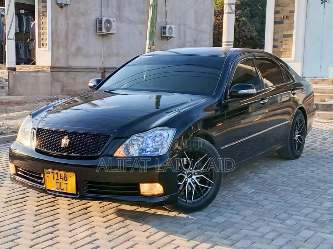 Toyota Crown 2004 Black