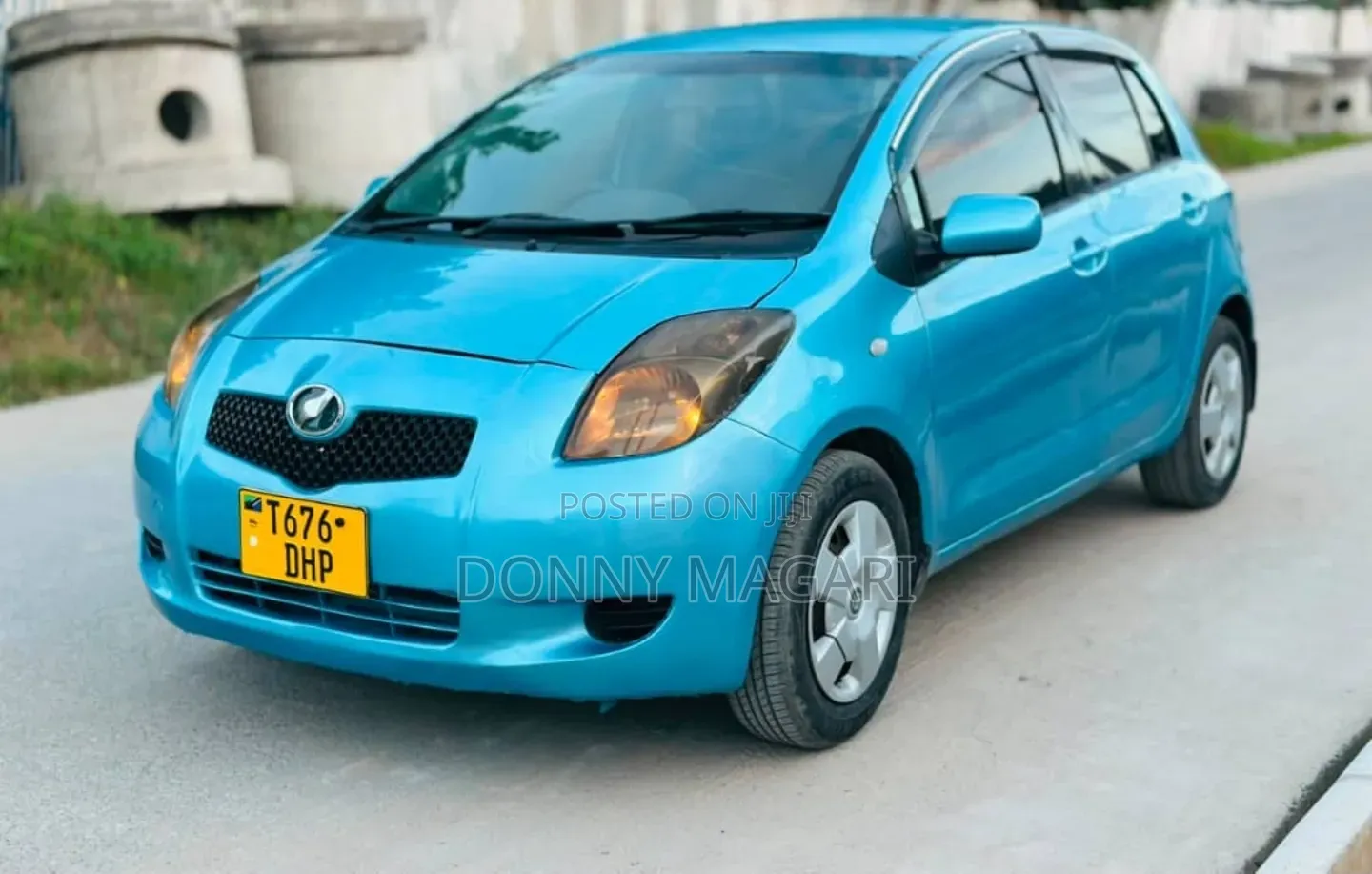 Toyota Vitz 2004 Blue