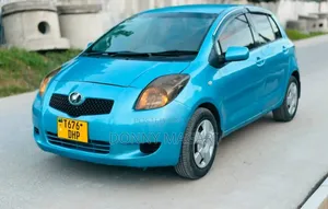 Toyota Vitz 2004 Blue