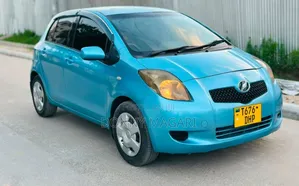 Toyota Vitz 2004 Blue