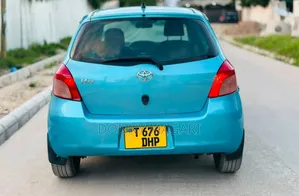 Toyota Vitz 2004 Blue