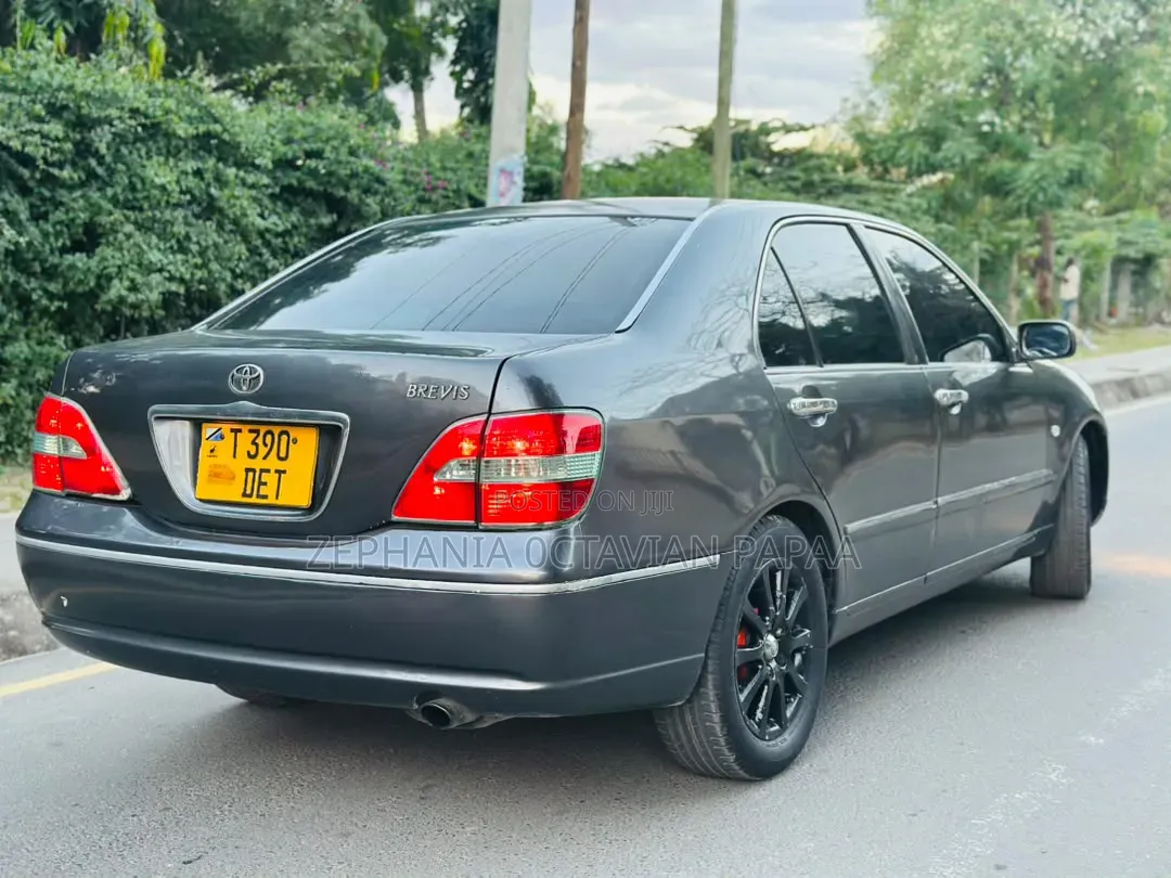 Toyota Brevis 2003 Gray