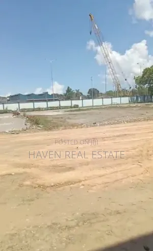 6 Acres Yard Inauzwa Vingunguti Nyerere Road