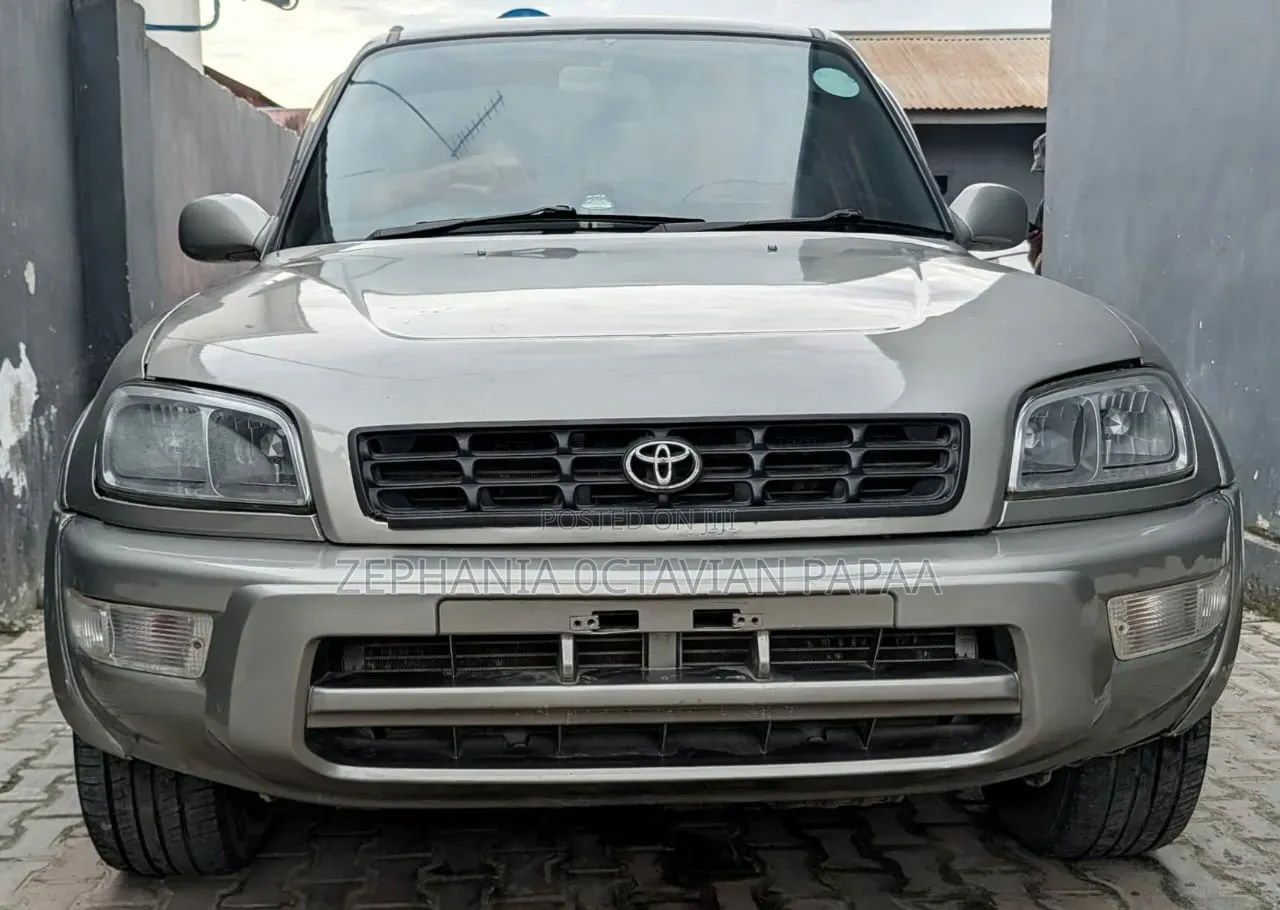 Toyota RAV4 1999 Silver