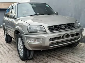 Toyota RAV4 1999 Silver