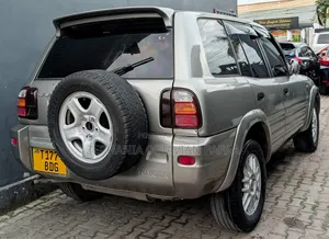 Toyota RAV4 1999 Silver