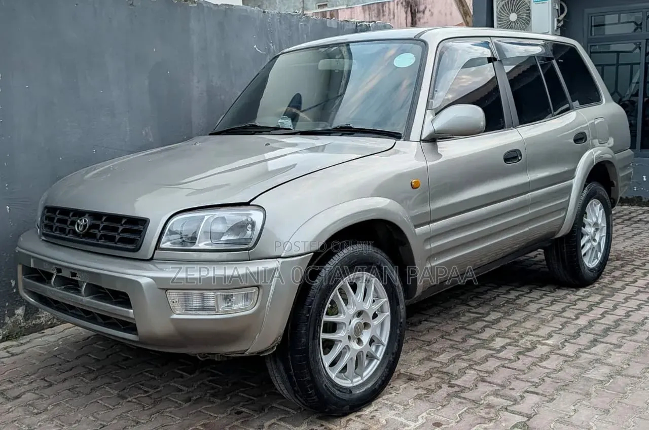 Toyota RAV4 1999 Silver