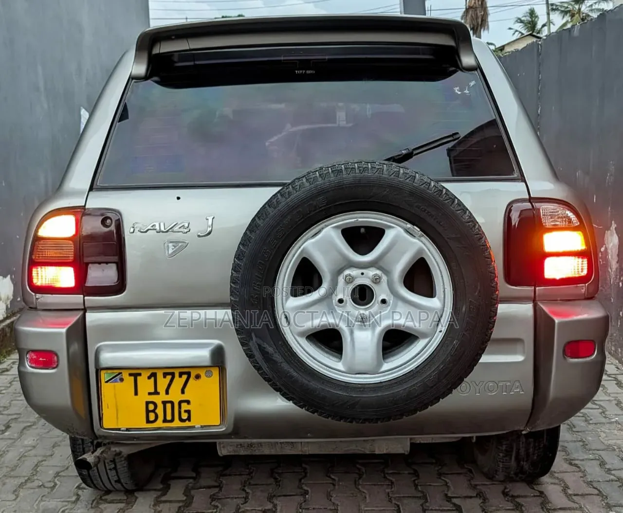 Toyota RAV4 1999 Silver