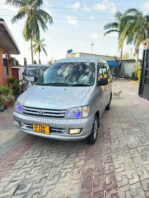 Toyota Noah 2001 Silver