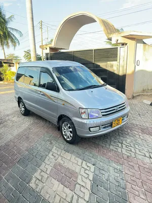 Toyota Noah 2001 Silver