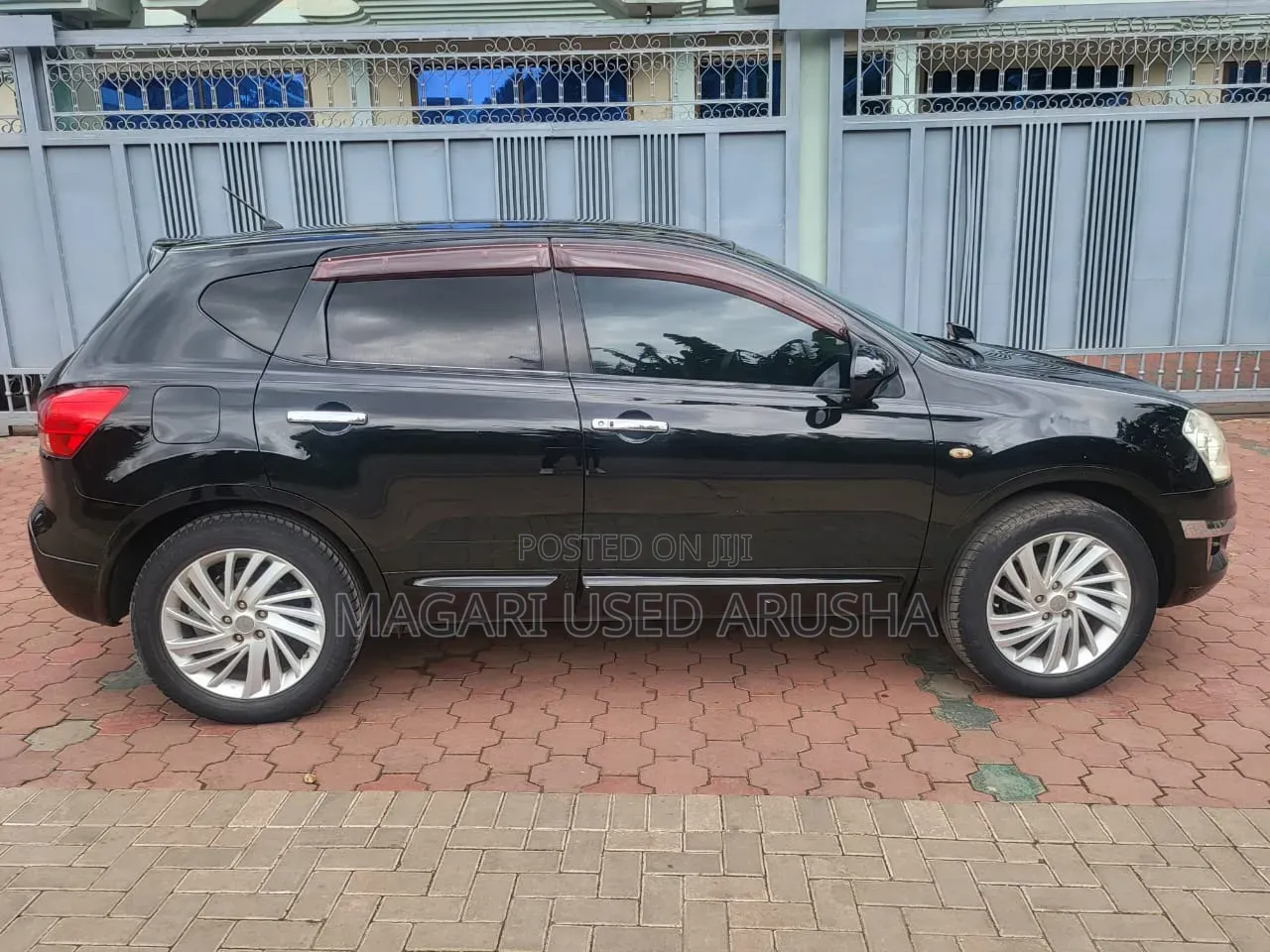 Nissan Dualis 2011 Black