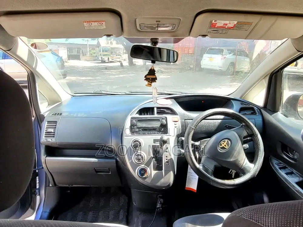 Toyota Ractis 2006 Blue