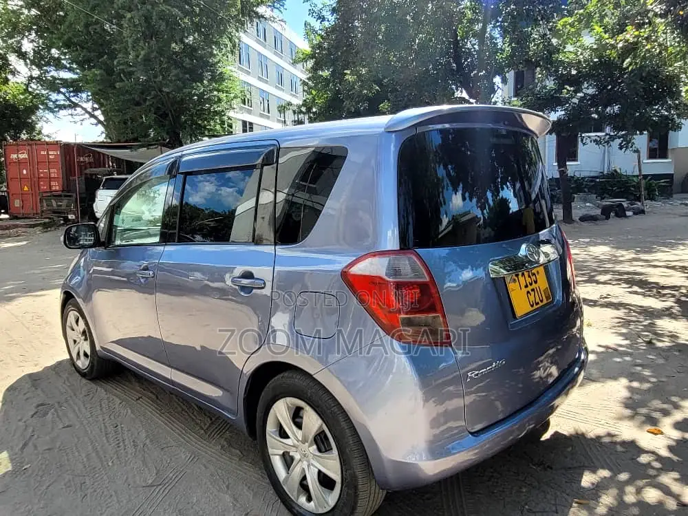 Toyota Ractis 2006 Blue
