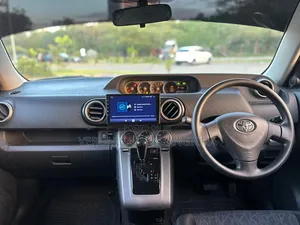 Toyota Corolla Rumion 2010