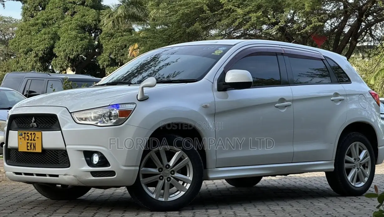 Mitsubishi RVR 2010 White