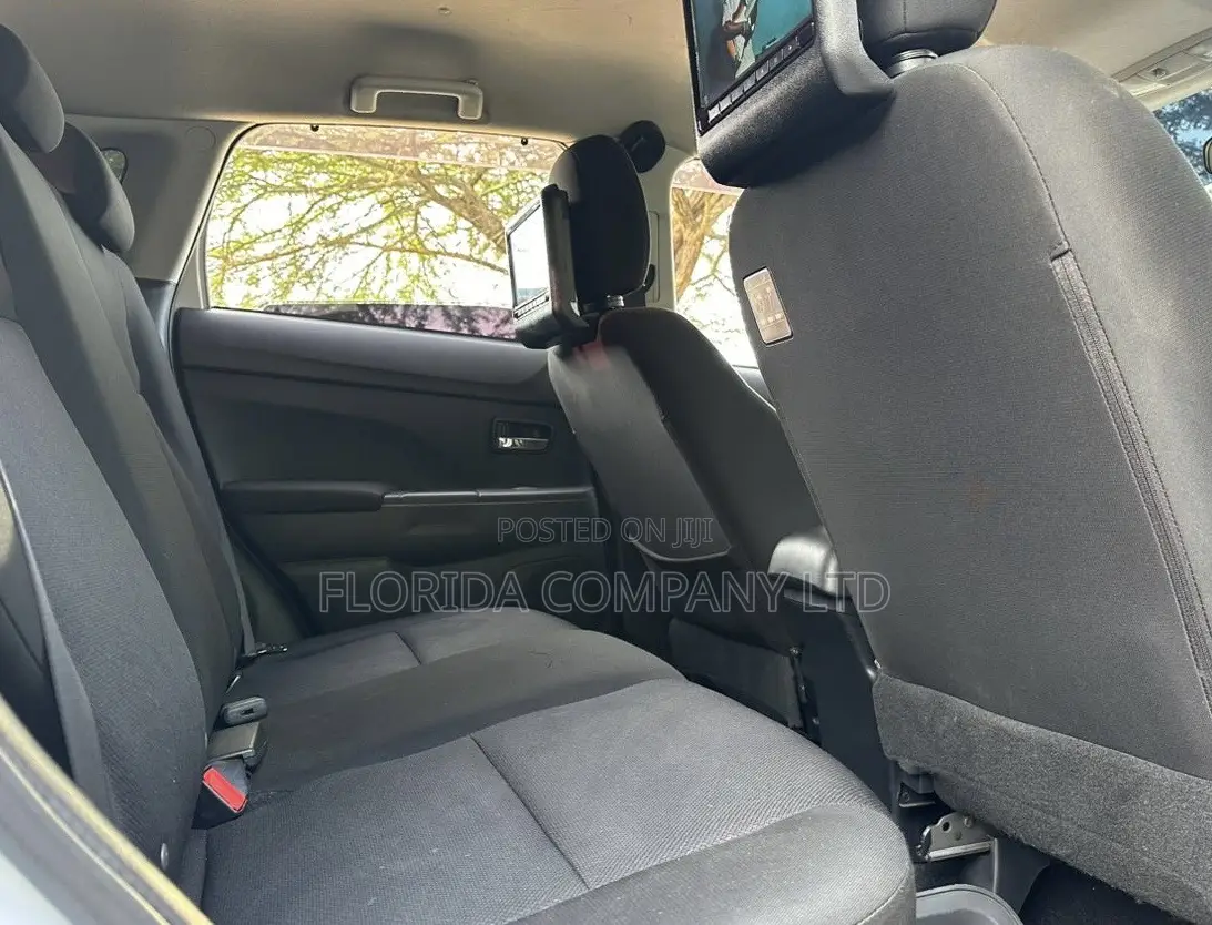 Mitsubishi RVR 2010 White