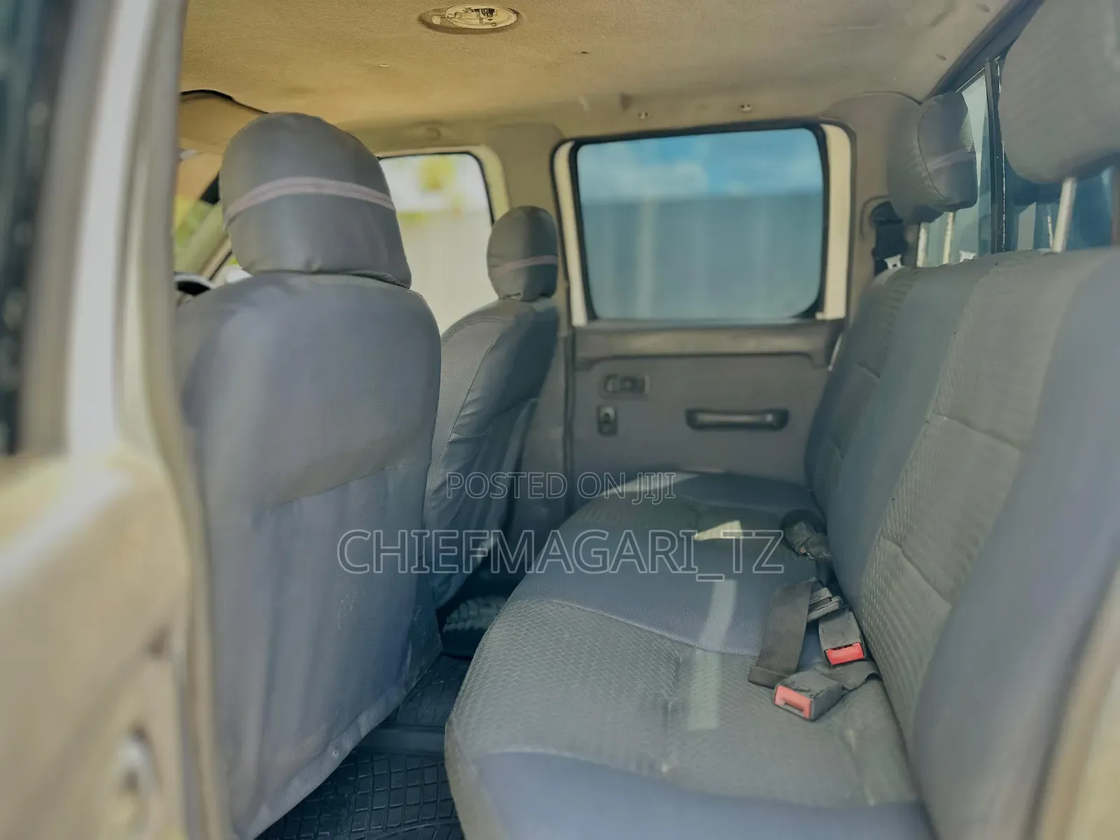 Nissan Hardbody 2005 White