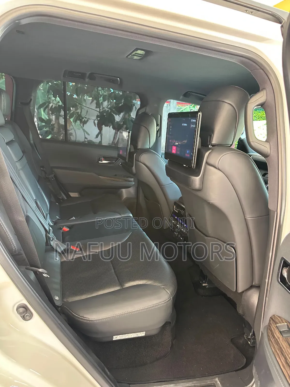 Toyota Land Cruiser 2023 White
