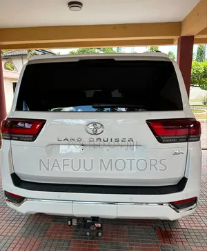 Toyota Land Cruiser 2023 White