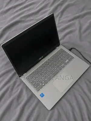 Laptop Asus VivoBook X540SA 4GB Intel HDD+SSD 500GB