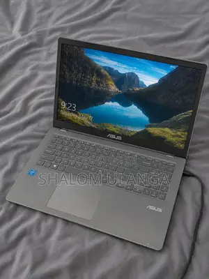 Laptop Asus VivoBook X540SA 4GB Intel HDD+SSD 500GB