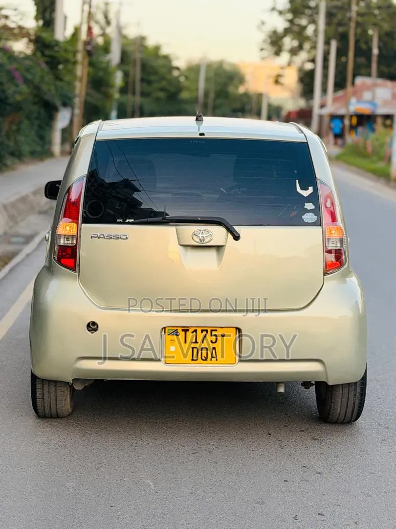 Toyota Passo 2004 Green