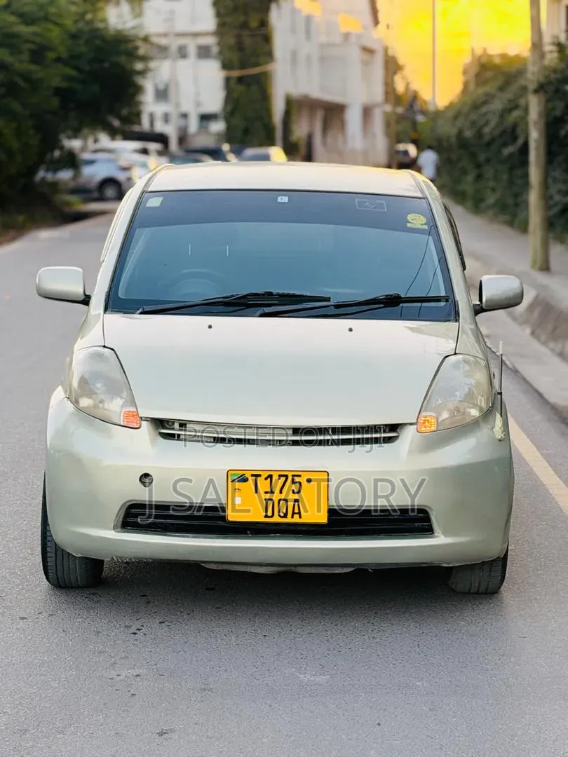 Toyota Passo 2004 Green