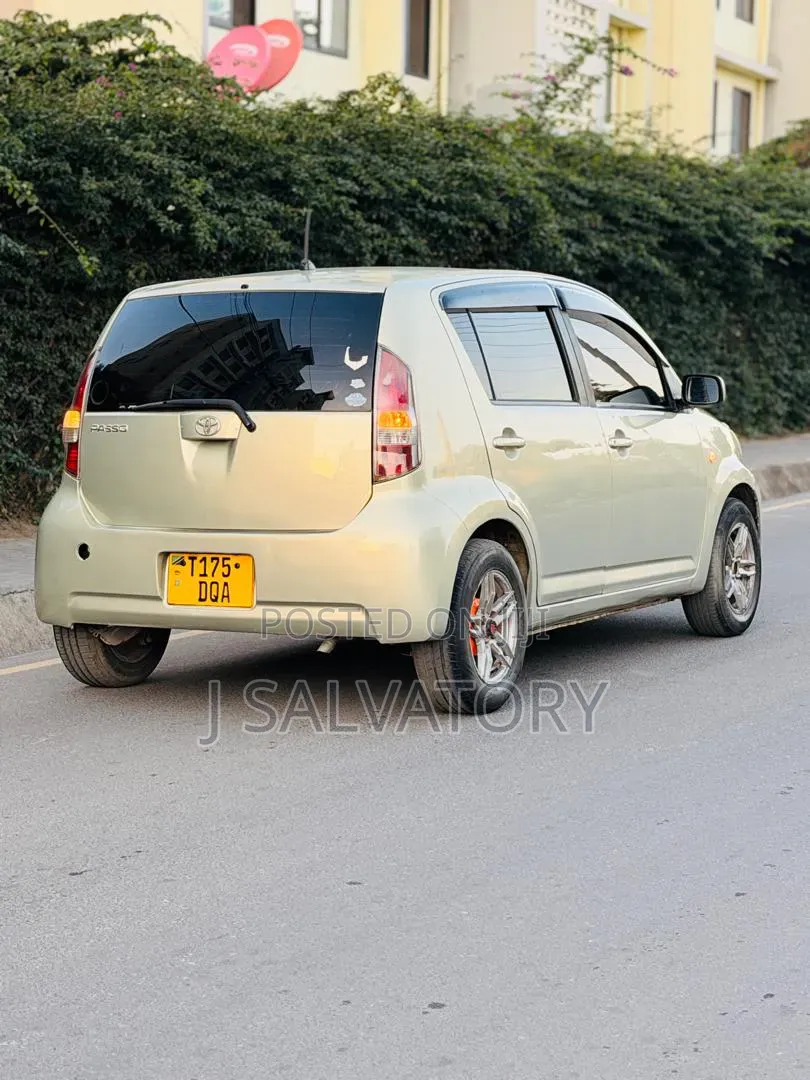 Toyota Passo 2004 Green