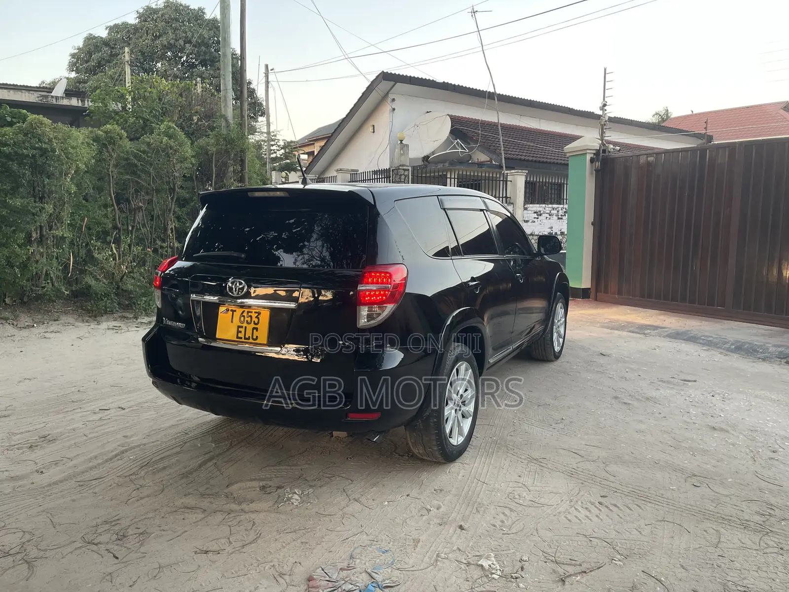 Toyota Vanguard 2012 Black