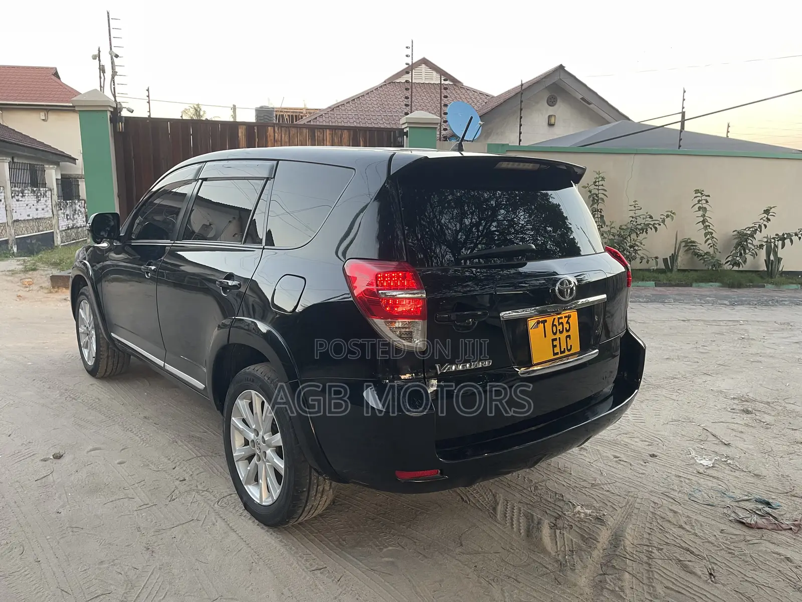 Toyota Vanguard 2012 Black