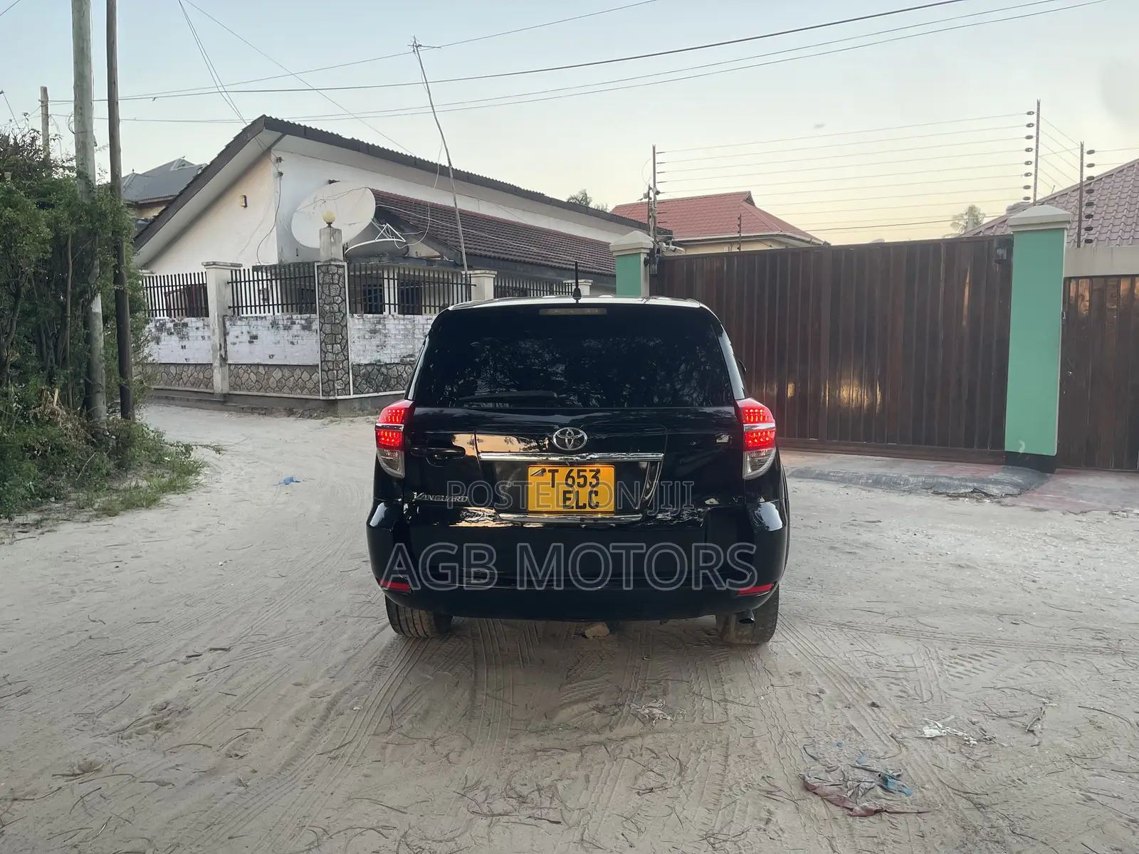 Toyota Vanguard 2012 Black