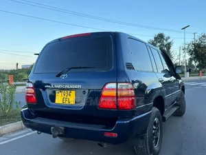 Toyota Land Cruiser 2006 Blue