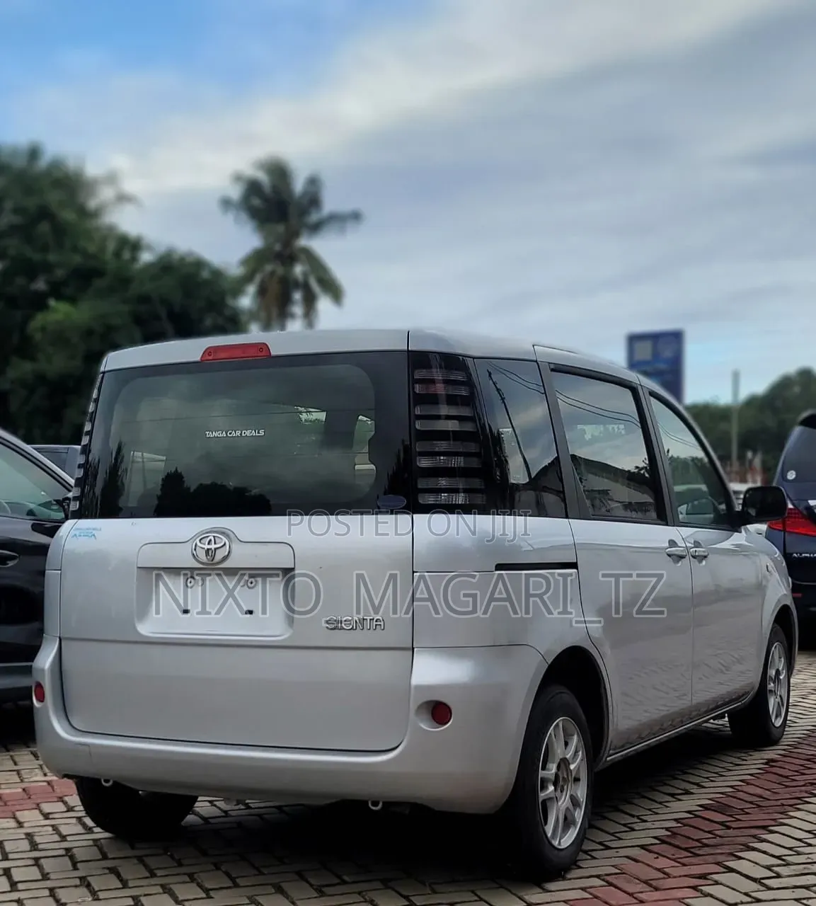Toyota Sienta 2004 Silver