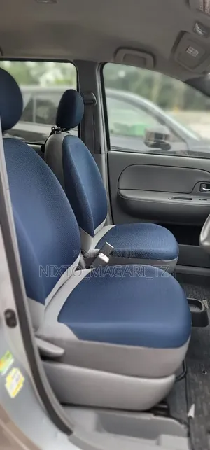 Toyota Sienta 2004 Silver