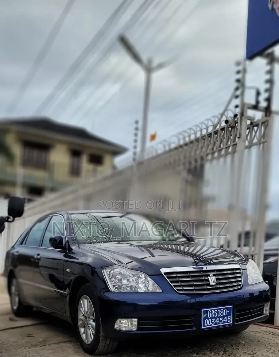 Toyota Crown Royale 2005 Blue
